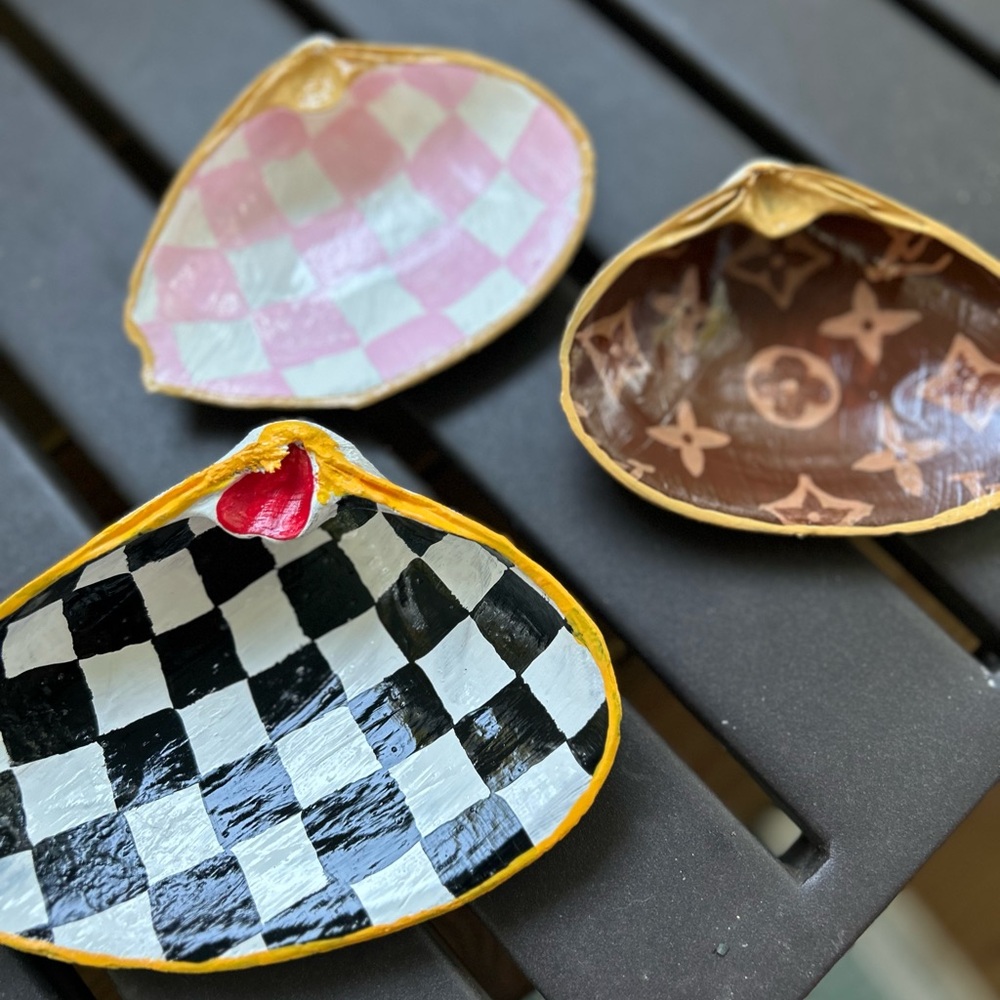 Hand painted Decorative Shell Dish for jewelry or home decoration